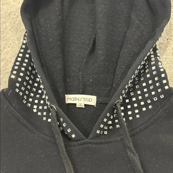 Black Cropped Boxy Hoodie Sweatshirt - Picture 2 of 4
